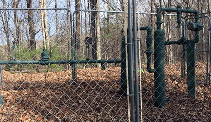 Inactive but uncapped oil well