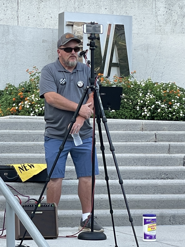 563757C5 C926 48D3 9928 2E37CB0B5735 1 105 c